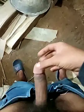 Snapshot of zim200 chatting on 11-11-25, 03:56 zim200 online show from 11-11-25, 03:56