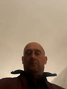 Snapshot of maurizio1169 chatting on 04-27-26, 06:22 maurizio1169 online show from 04-27-26, 06:22