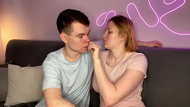 julielourens online show from 11-14-25, 08:07