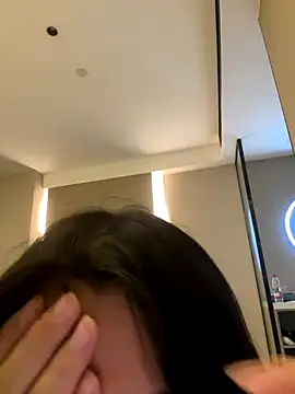 chenyu0308 online show from 10-25-25, 04:44