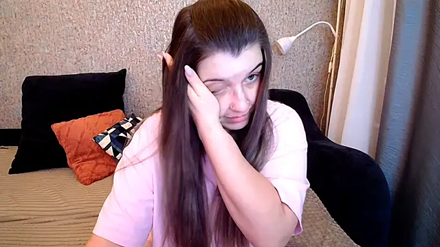 Snapshot of CherryZlata chatting on 12-14-25, 05:51 CherryZlata online show from 12-14-25, 05:51