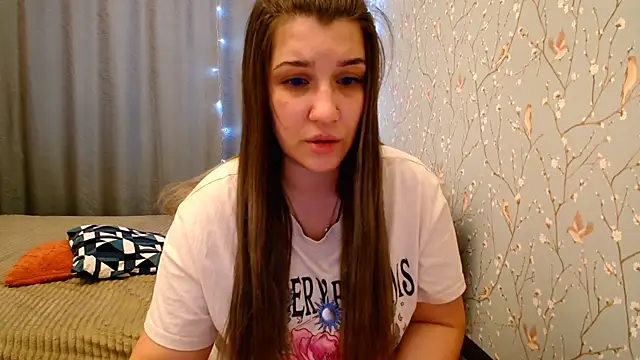 Snapshot of CherryZlata chatting on 12-15-25, 09:04 CherryZlata online show from 12-15-25, 09:04