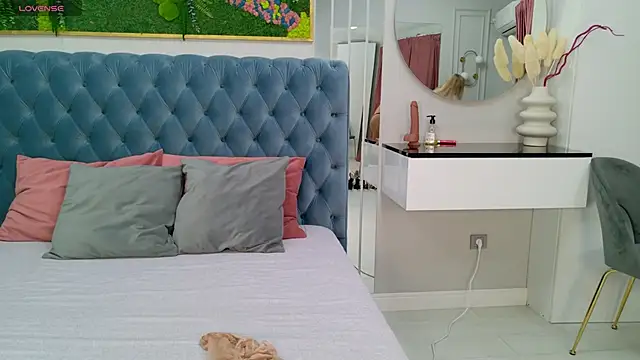 SiennaPierce online show from 10-13-25, 04:14