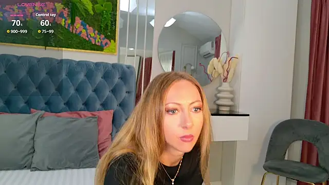 Snapshot of SiennaPierce chatting on 05-14-26, 11:40 SiennaPierce online show from 05-14-26, 11:40