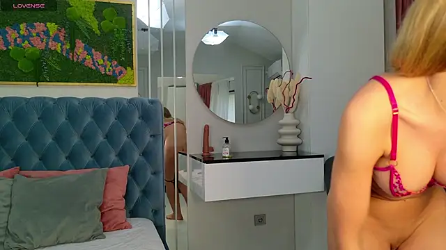 SiennaPierce online show from 03-21-26, 05:30