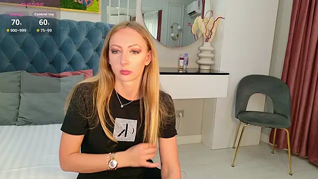 Snapshot of SiennaPierce chatting on 05-26-26, 11:19 SiennaPierce online show from 05-26-26, 11:19