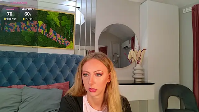 Snapshot of SiennaPierce chatting on 06-12-26, 11:30 SiennaPierce online show from 06-12-26, 11:30