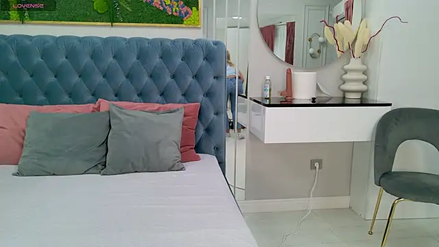 SiennaPierce online show from 09-19-25, 04:27