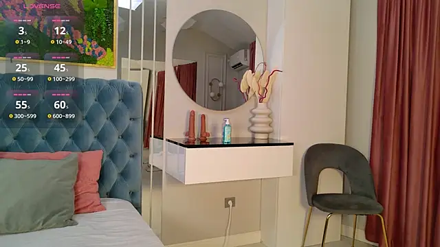 Snapshot of SiennaPierce chatting on 06-14-26, 11:33 SiennaPierce online show from 06-14-26, 11:33