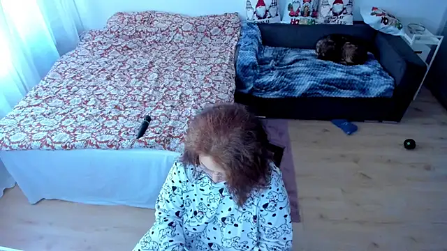 Squirt Kimm online show from 12-19-25, 10:06