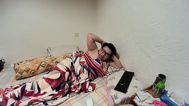 salome2025 online show from 10-28-25, 08:41