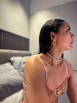 im-isabella online show from 04-18-26, 03:36