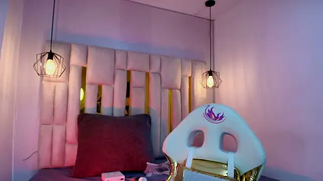 viollettaa  online show from 03-12-26, 06:23