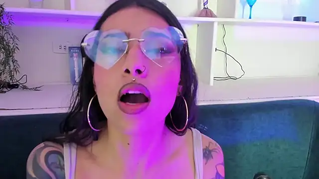 viollettaa  online show from 03-08-26, 03:37