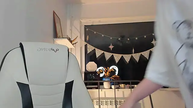 Snapshot of _CuteAsFuck_ chatting on 10-29-25, 02:27  CuteAsFuck  online show from 10-29-25, 02:27