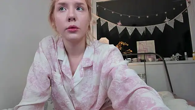  CuteAsFuck  online show from 11-08-25, 05:49