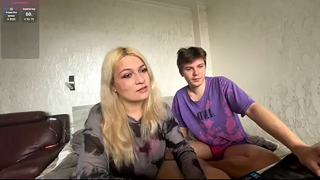 Snapshot of Hikki_ chatting on 11-10-25, 11:59 Hikki online show from 11-10-25, 11:59