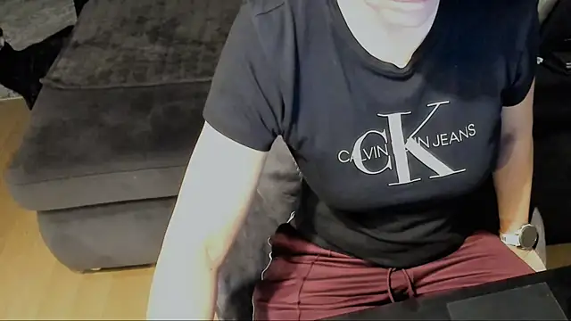 Horny mommy online show from 03-20-26, 07:04