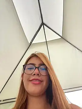 Snapshot of sara_calderon chatting on 02-12-26, 01:33 sara calderon online show from 02-12-26, 01:33