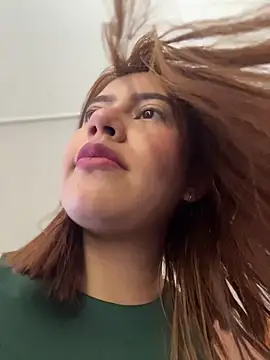 Snapshot of sara_calderon chatting on 02-11-26, 01:33 sara calderon online show from 02-11-26, 01:33