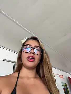 sara calderon online show from 11-11-25, 01:28