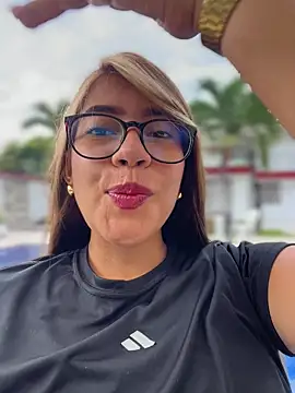 sara calderon online show from 10-09-25, 01:22