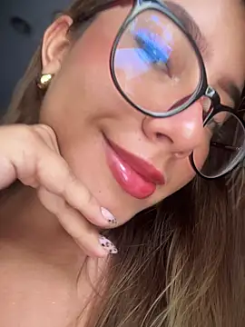 sara calderon online show from 10-21-25, 01:32