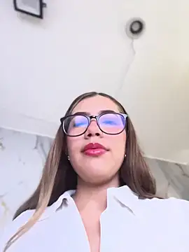 sara calderon online show from 10-25-25, 01:23