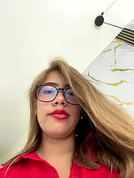 sara calderon online show from 09-18-25, 01:25