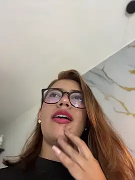 sara calderon online show from 11-14-25, 01:26