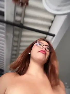 Snapshot of sara_calderon chatting on 02-21-26, 01:35 sara calderon online show from 02-21-26, 01:35