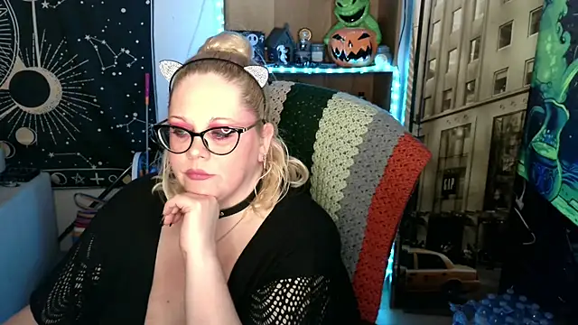 Snapshot of Kinky_Witch chatting on 04-26-26, 04:26 Kinky Witch online show from 04-26-26, 04:26
