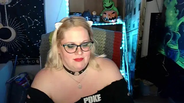 Snapshot of Kinky_Witch chatting on 04-21-26, 01:42 Kinky Witch online show from 04-21-26, 01:42