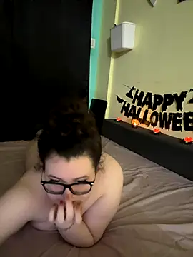 Snapshot of HaleyAyush chatting on 10-26-25, 05:24 HaleyAyush online show from 10-26-25, 05:24