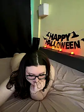 Snapshot of HaleyAyush chatting on 10-24-25, 05:12 HaleyAyush online show from 10-24-25, 05:12