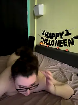 Snapshot of HaleyAyush chatting on 10-29-25, 04:50 HaleyAyush online show from 10-29-25, 04:50