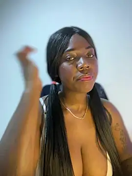 Alexia 24 online show from 11-26-25, 03:17