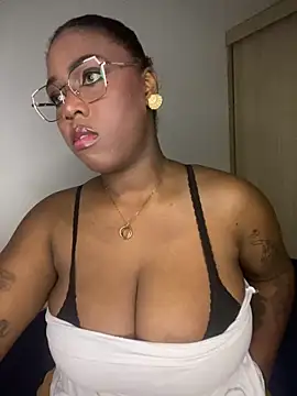 Alexia 24 online show from 05-25-26, 11:14