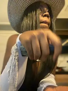 Snapshot of Alexia_24 chatting on 11-01-25, 03:35 Alexia 24 online show from 11-01-25, 03:35