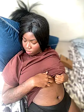 Alexia 24 online show from 11-18-25, 04:10