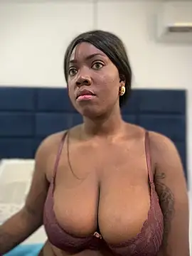 Alexia 24 online show from 12-21-25, 07:48