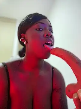 Alexia 24 online show from 11-23-25, 04:22