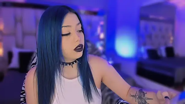 Snapshot of revenmiller_ chatting on 01-17-26, 07:50 revenmiller online show from 01-17-26, 07:50