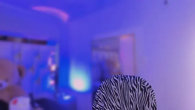 Snapshot of revenmiller_ chatting on 02-14-26, 07:25 revenmiller online show from 02-14-26, 07:25