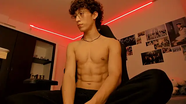 velvet skyn online show from 10-22-25, 04:34