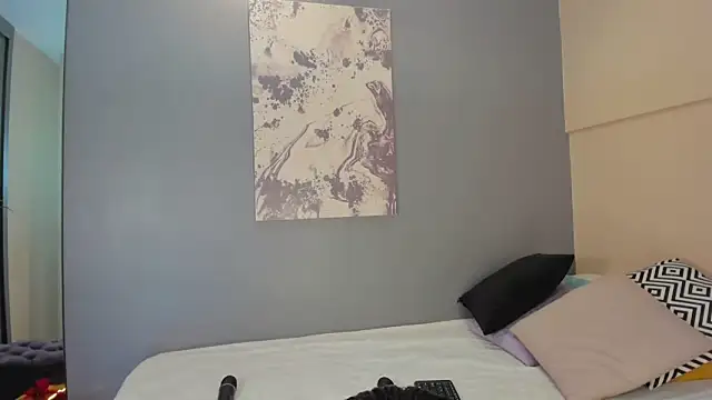 Hailey-Fox online show from 11-13-25, 10:24