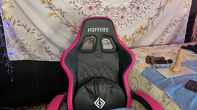 Snapshot of BossMomma0387 chatting on 12-14-25, 04:01 BossMomma0387 online show from 12-14-25, 04:01