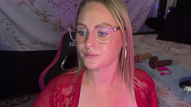 Snapshot of BossMomma0387 chatting on 10-29-25, 02:10 BossMomma0387 online show from 10-29-25, 02:10