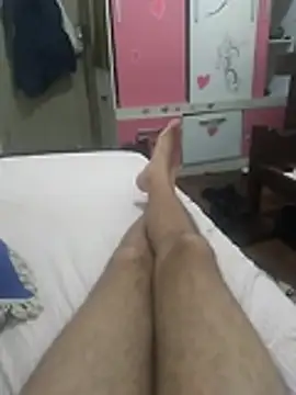 GuilhermeYuree online show from 11-30-25, 06:58