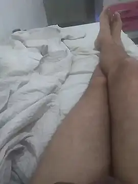 GuilhermeYuree online show from 12-14-25, 08:53